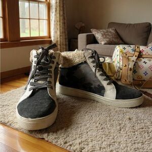Blondo Women's Black and Gray High-Top Sneakers NWOT